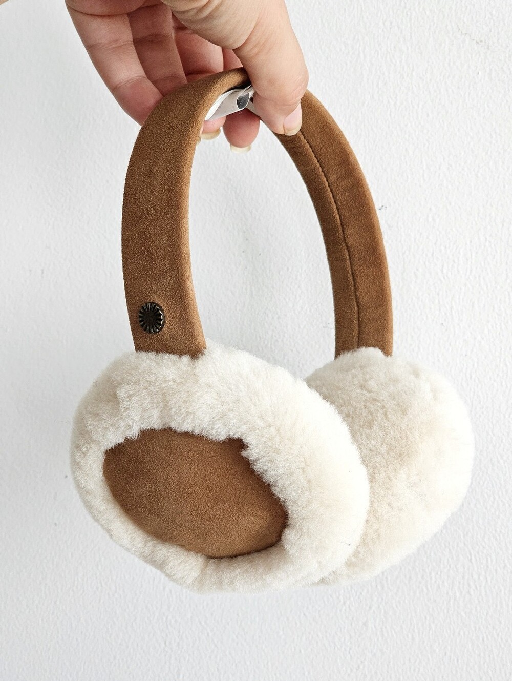 UGG Shearling Suede Earmuffs Chestnut Ivory Genuine Sheepskin Winter Ear Warmers